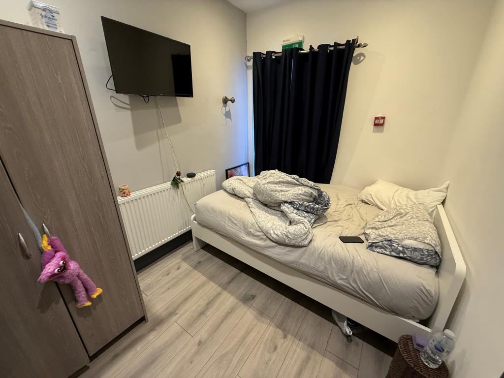 Lot: 140 - WELL PRESENTED RESIDENTIAL INVESTMENT - Bedroom two